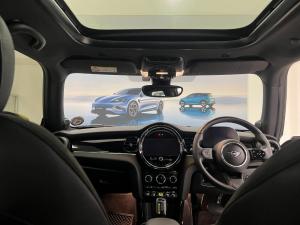 MINI Hatch Cooper SE Hatch 3-door - Image 12