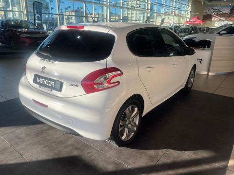 Image Peugeot 208 5-door 1.6 Allure auto