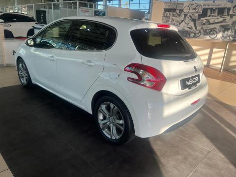 Image Peugeot 208 5-door 1.6 Allure auto