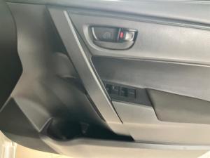 Toyota Corolla Quest 1.8 Plus manual - Image 9