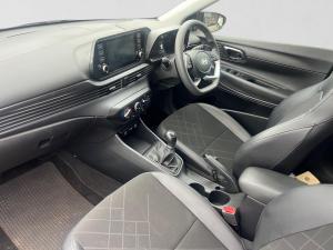 Hyundai i20 1.2 Premium - Image 19