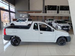 Nissan NP200 1.6i safety pack (aircon) - Image 8