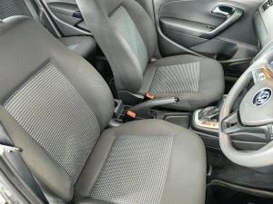 Volkswagen Polo Vivo hatch 1.6 Comfortline auto - Image 11