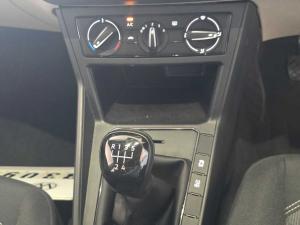 Volkswagen Polo sedan 1.6 manual - Image 11