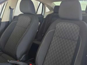 Volkswagen Polo sedan 1.6 manual - Image 14