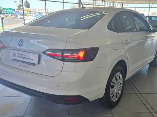 Volkswagen Polo sedan 1.6 manual