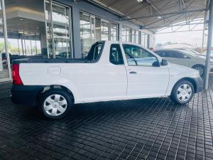 Nissan NP200 1.6i safety pack (aircon) - Image 8