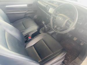 Toyota Hilux 2.0 single cab S (aircon) - Image 8