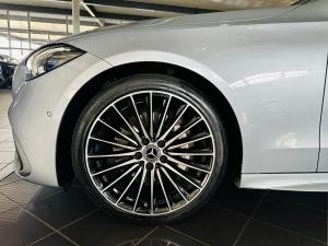 Mercedes-Benz C-Class C200 Avantgarde - Image 13