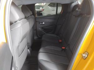 Peugeot 208 1.2T Allure manual - Image 10