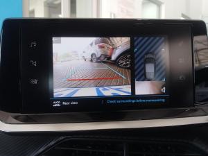 Peugeot 208 1.2T Allure manual - Image 14