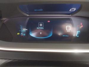 Peugeot 208 1.2T Allure manual - Image 2