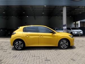 Peugeot 208 1.2T Allure manual - Image 5