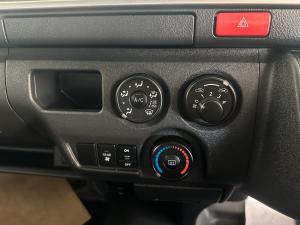 Toyota Hiace 2.5D-4D bus 14-seater GL - Image 12