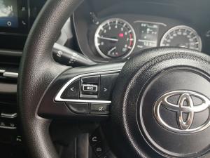 Toyota Urban Cruiser 1.5 XR manual - Image 9