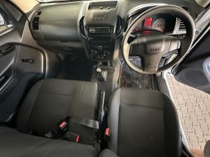 Isuzu D-Max Gen 6 250c single cab Fleetside - Image 6