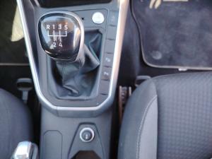 Volkswagen Polo hatch 1.0TSI Life manual - Image 12