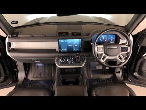 Land Rover Defender 90 D300 X-Dynamic HSE - Image 6