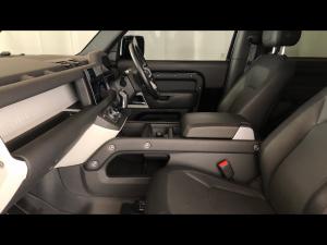 Land Rover Defender 90 D300 X-Dynamic HSE - Image 7