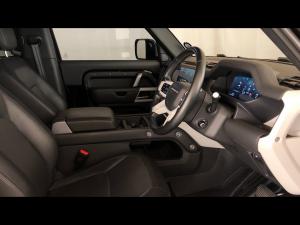 Land Rover Defender 90 D300 X-Dynamic HSE - Image 10