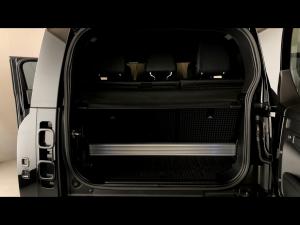 Land Rover Defender 90 D300 X-Dynamic HSE - Image 13