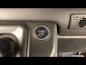 Land Rover Defender 90 D300 X-Dynamic HSE - Image 16