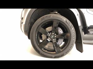 Land Rover Defender 90 D300 X-Dynamic HSE - Image 18