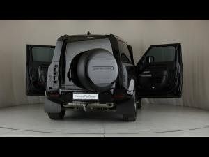 Land Rover Defender 90 D300 X-Dynamic HSE - Image 24