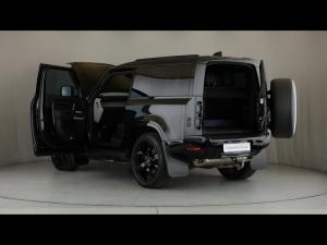 Land Rover Defender 90 D300 X-Dynamic HSE - Image 25