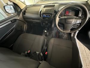 Isuzu D-Max Gen 6 250c single cab Fleetside - Image 6