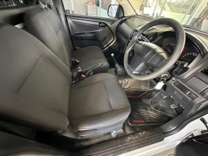 Isuzu D-Max Gen 6 250c single cab Fleetside - Image 13