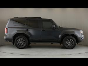 Toyota Land Cruiser Prado 2.8GD VX-R - Image 3