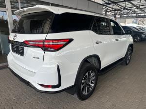 Toyota Fortuner 2.8GD-6 4x4 VX - Image 2