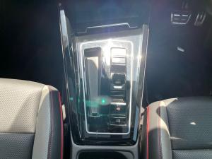 Volkswagen Golf GTI - Image 12