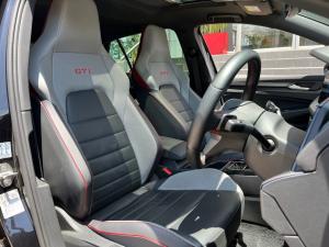 Volkswagen Golf GTI - Image 16