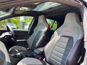 Volkswagen Golf GTI - Image 18