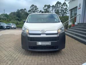 Toyota Quantum 2.8 LWB crew cab manual - Image 4