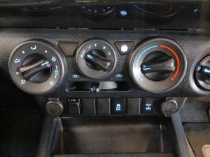 Toyota Hilux 2.8GD-6 Xtra cab 4x4 Legend 50 auto - Image 15