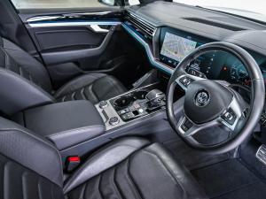 Volkswagen Touareg V6 TDI Executive R-Line - Image 10