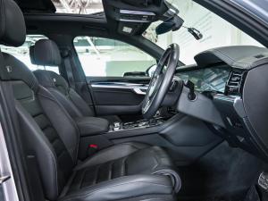 Volkswagen Touareg V6 TDI Executive R-Line - Image 13