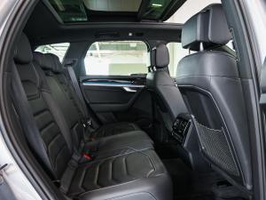 Volkswagen Touareg V6 TDI Executive R-Line - Image 14