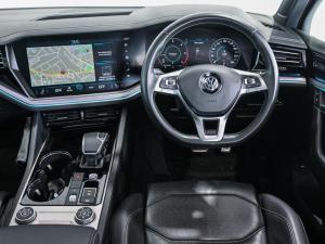 Volkswagen Touareg V6 TDI Executive R-Line - Image 21