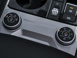 Volkswagen Touareg V6 TDI Executive R-Line - Image 25