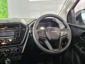 Isuzu D-Max 1.9TD double cab L auto - Image 11