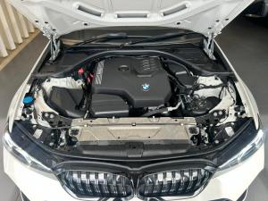 BMW 3 Series 320i M Sport - Image 10