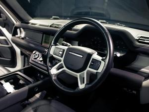 Land Rover Defender 110 D300 SE - Image 12