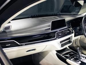 BMW 7 Series 750i Individual - Image 15