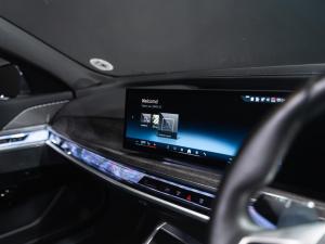 BMW 7 Series 740i - Image 13