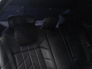 BMW 7 Series 740i - Image 9