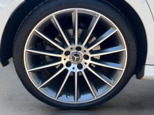 Mercedes-Benz E-Class E200 - Image 16